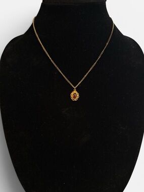Vintage Gold tone Pendant Necklace with Red Stone